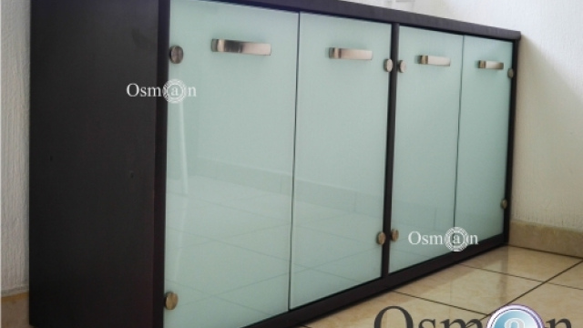 Credenza Osman Vidrio 4 puertas